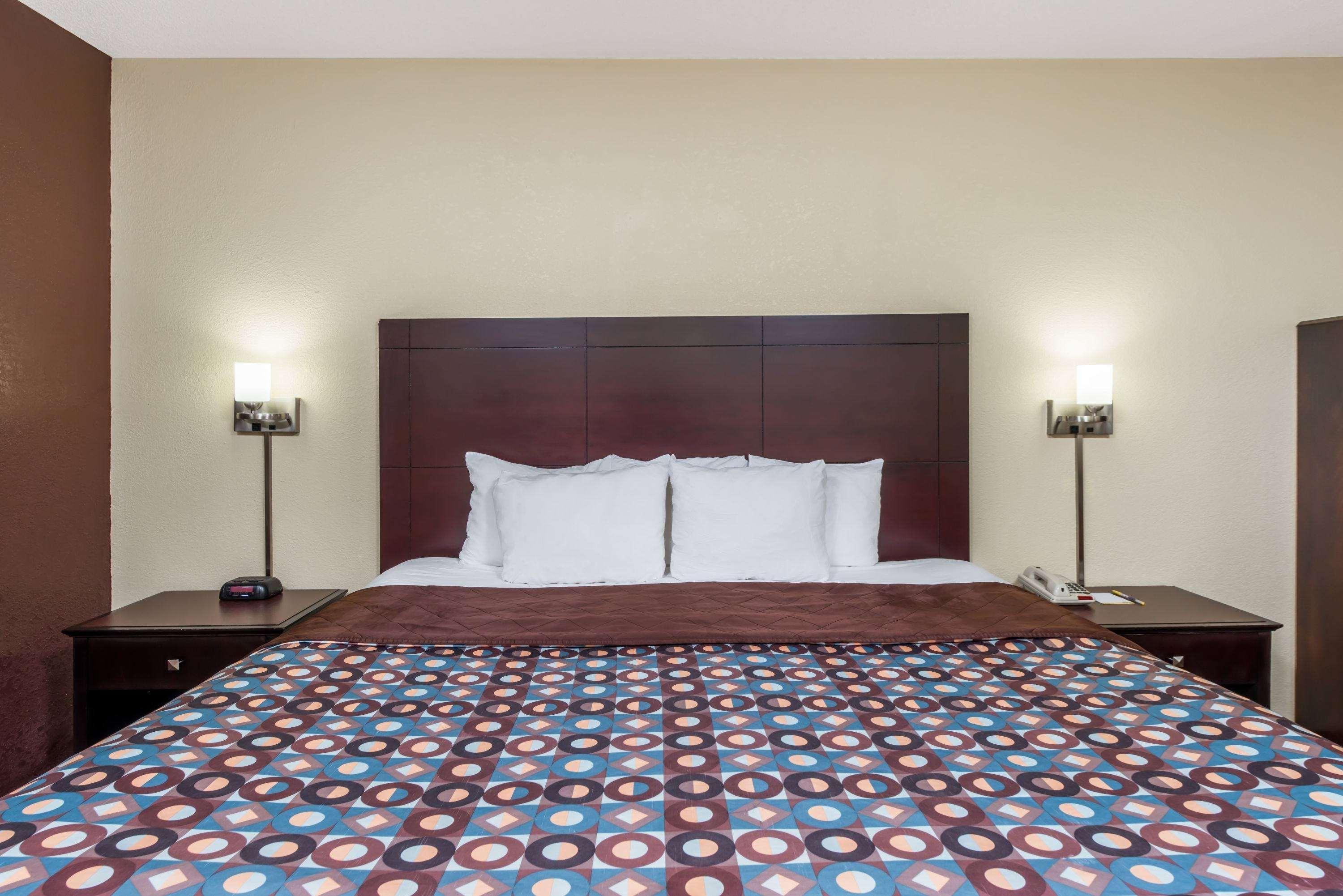 Days Inn & Suites By Wyndham Casey Екстериор снимка