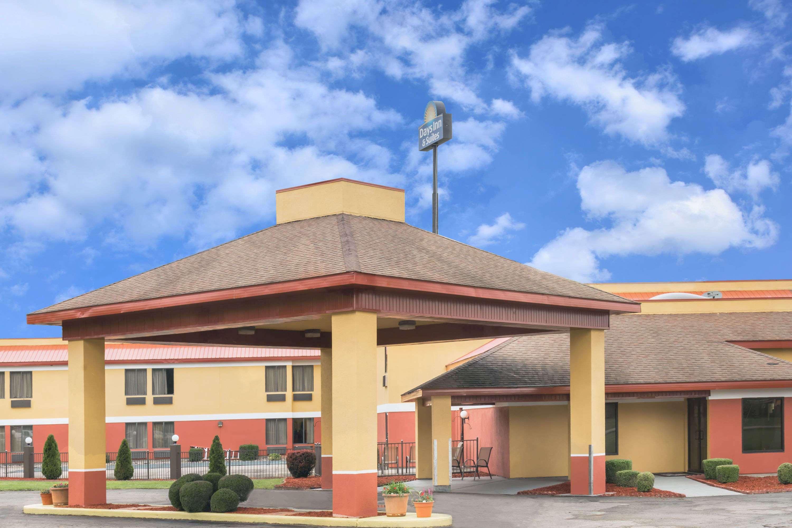 Days Inn & Suites By Wyndham Casey Екстериор снимка
